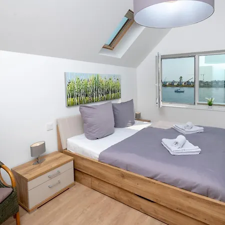 Strandelfe Lejlighed *